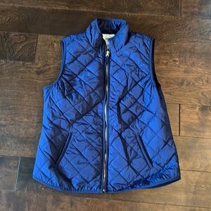 Old Navy quilted vest in blue